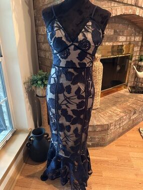 Lulu's Navy Floral Lace Overlay Maxi Dress with Nude Lining
